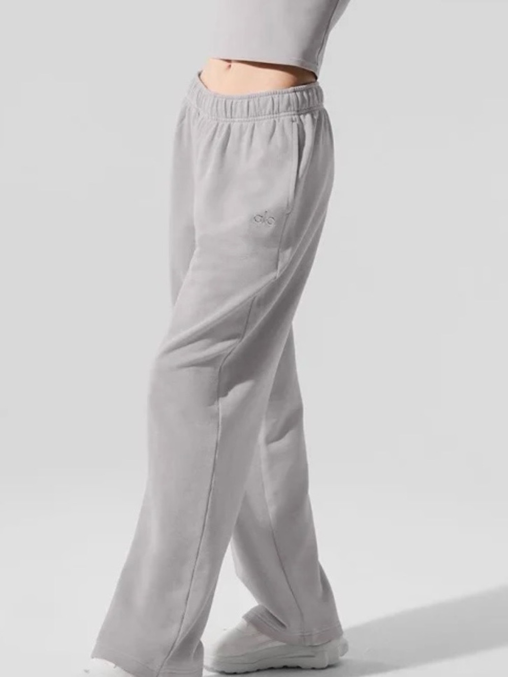 ALO YOGA ACCOLADE GRAY SWEATPANTS.SIZE MEDIUM